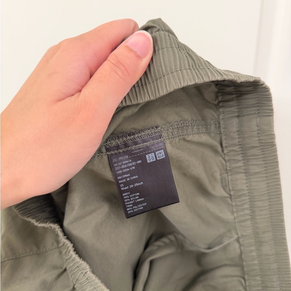 Uniqlo cargo pants - Picture 8 of 9